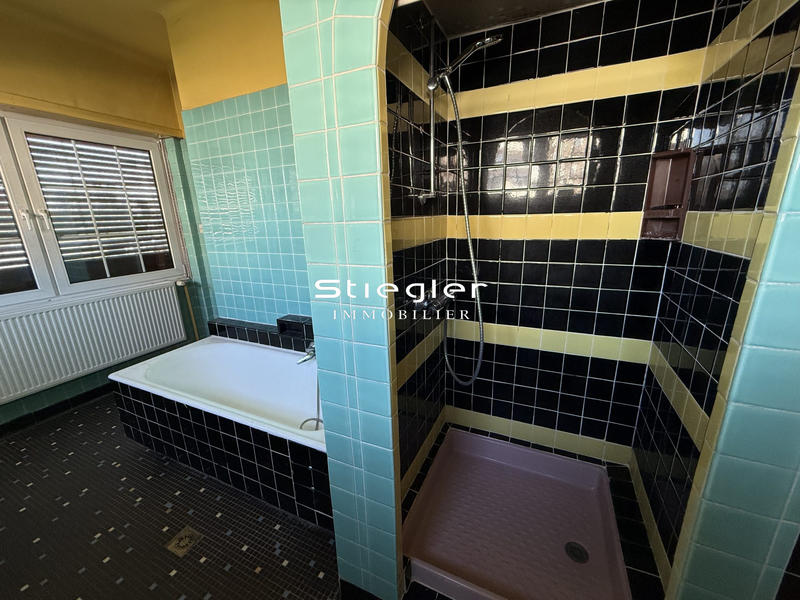 Maison - 204 m² - 6 pièces