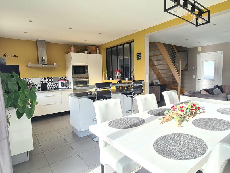 Maison - 110 m² - 6 pièces