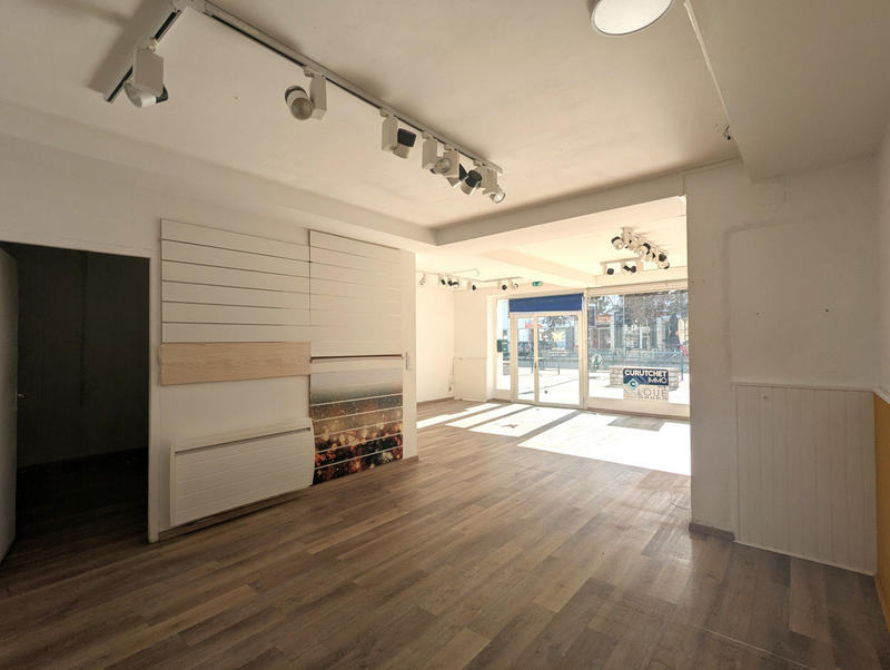 Local commercial - 65 m²