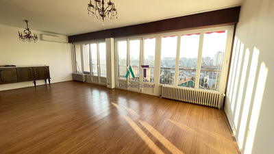 Appartement - 110 m² - 5 pièces
