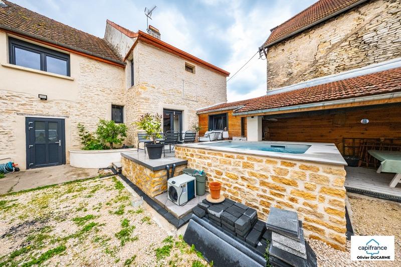 Maison - 180 m² - 9 pièces