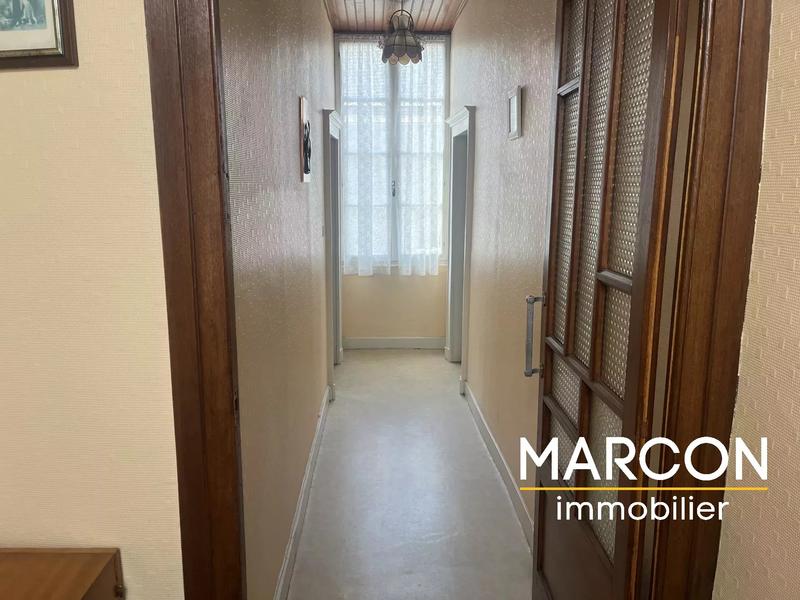 Maison - 230 m² - 10 pièces