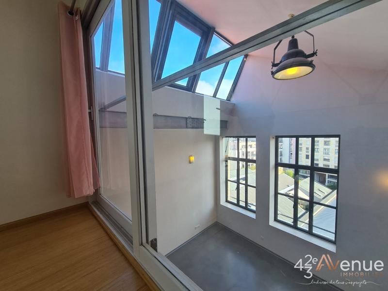 Loft - 175 m² - 5 pièces