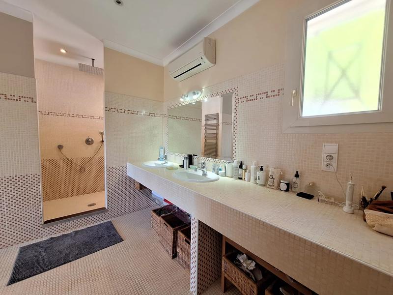 Villa - 160 m² - 5 pièces