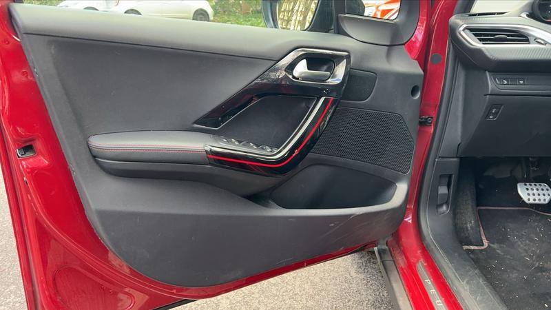 Peugeot 2008 1.2 PureTech 110 Eat6 Gt Line