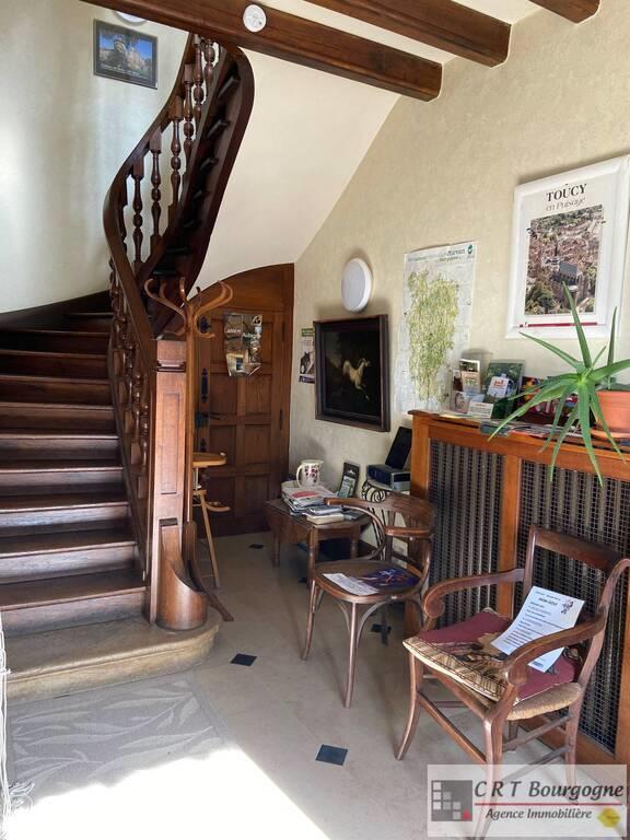 Maison - 250 m² - 7 pièces