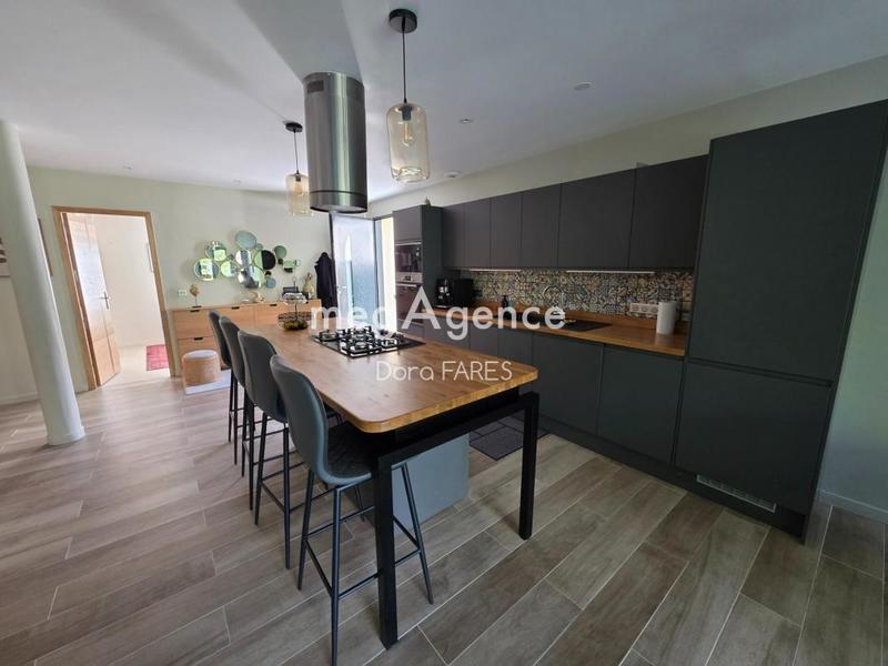 Maison - 147 m² - 7 pièces