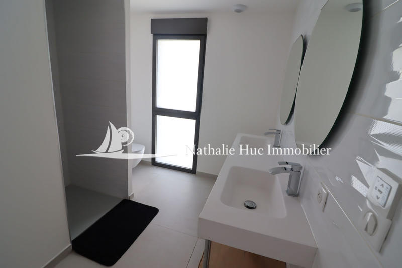 Maison - 220 m² - 7 pièces