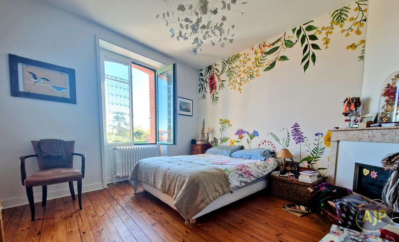 Maison - 169 m² - 8 pièces