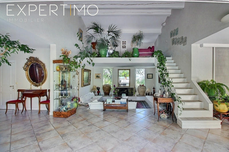 Villa - 209 m² - 5 pièces