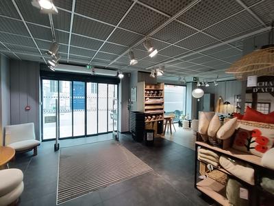 Local commercial - 900 m²