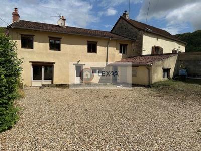 Maison - 90 m² - 5 pièces