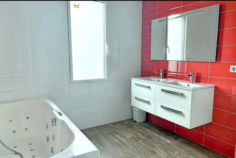 Maison - 190 m² - 8 pièces