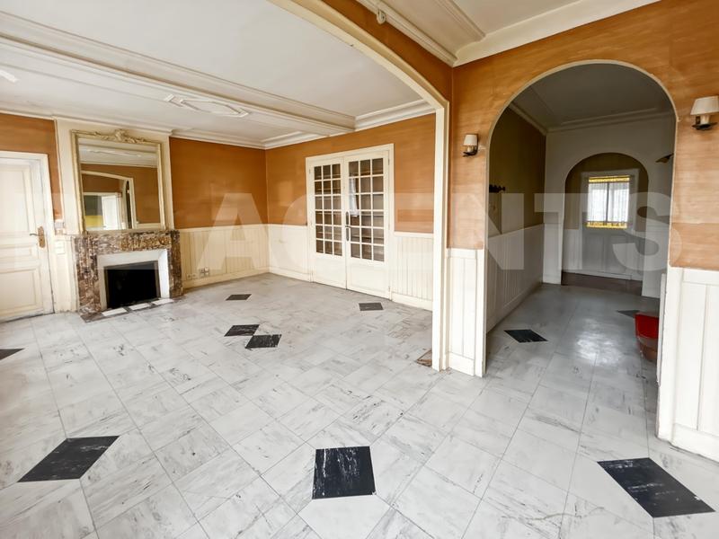 Maison - 336 m² - 10 pièces