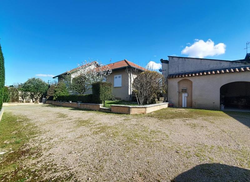 Maison - 227 m² - 5 pièces