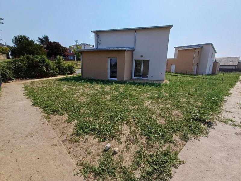 Maison - 94 m² - 5 pièces