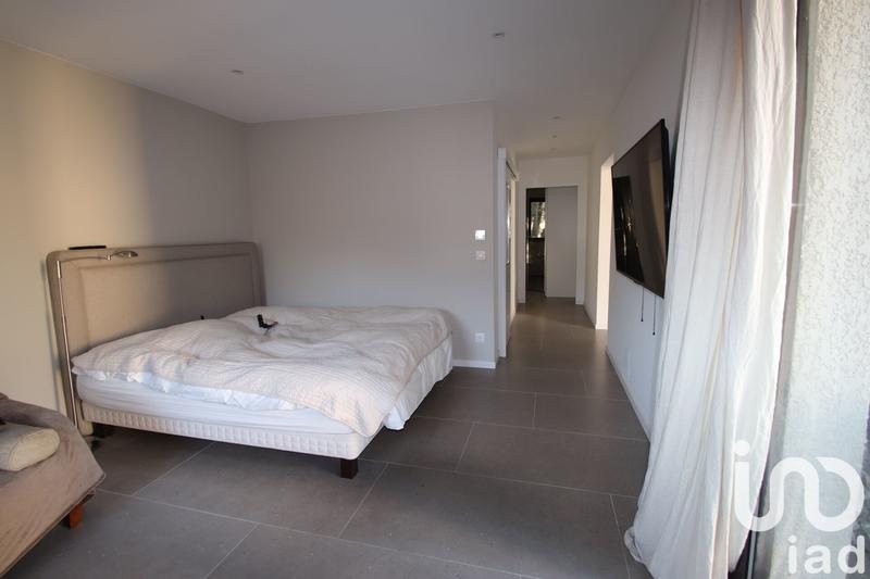 Maison - 235 m² - 6 pièces