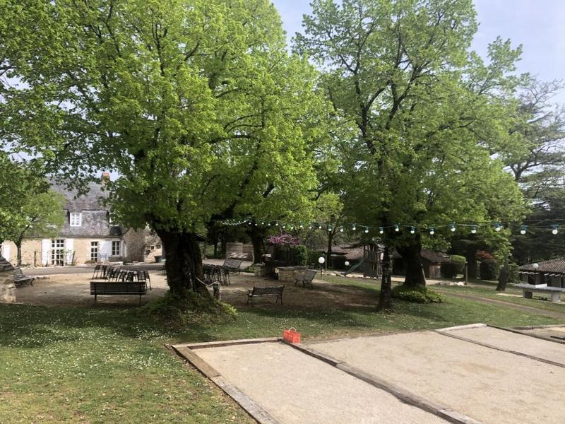 Maison - 405 m² - 48 pièces