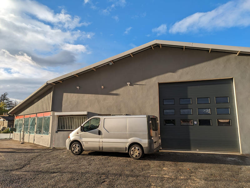 Local d'activités - 352 m²