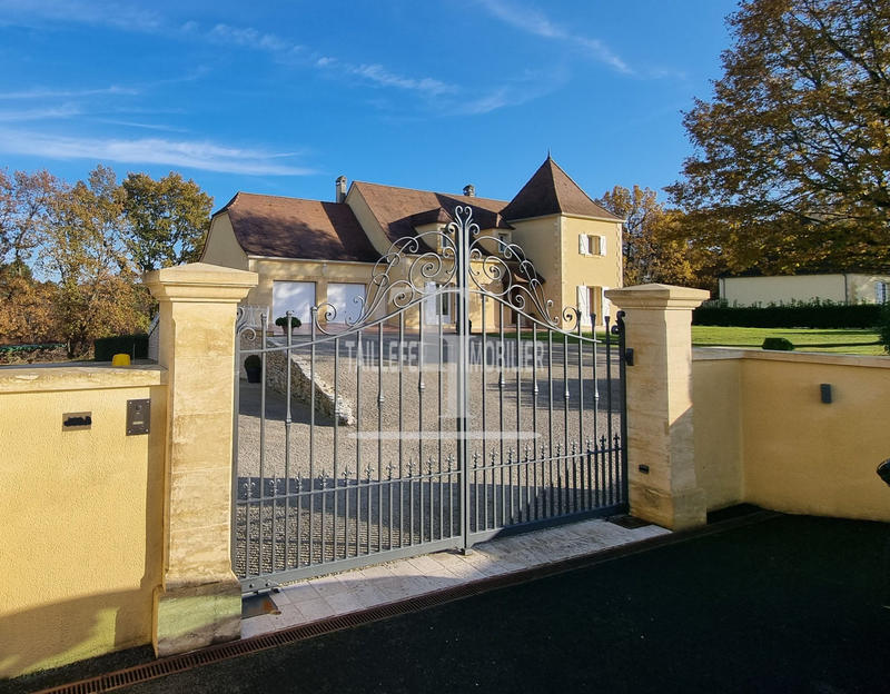 Maison - 190 m² - 6 pièces