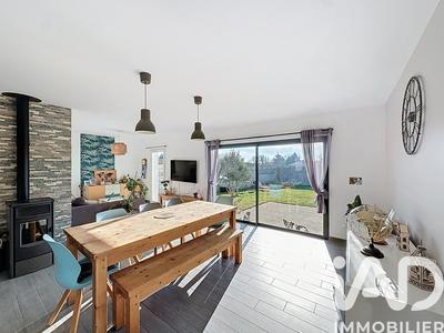 Maison - 96 m² - 4 pièces