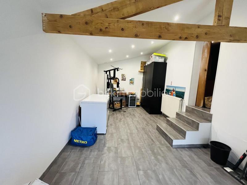 Maison - 222 m² - 8 pièces