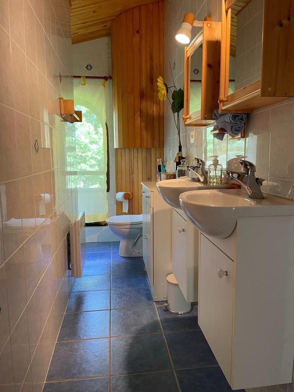 Maison - 244 m² - 8 pièces