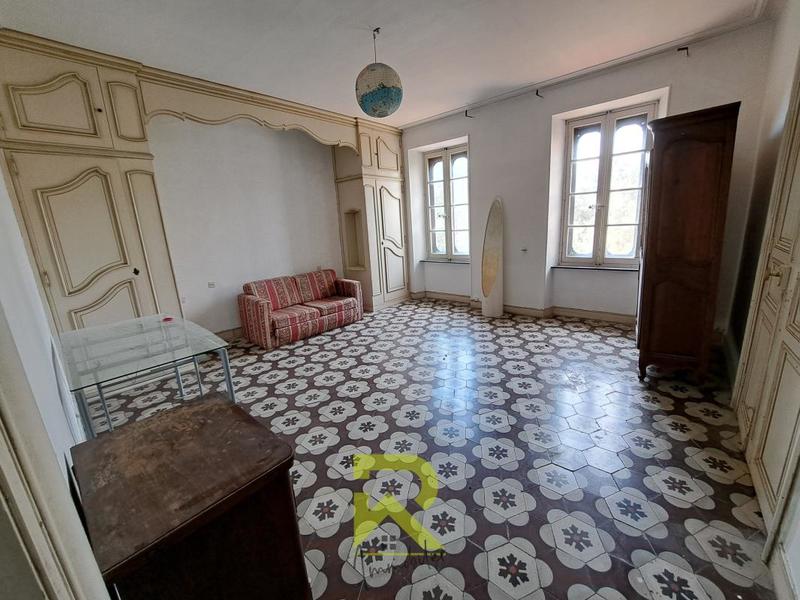 Maison - 400 m² - 20 pièces