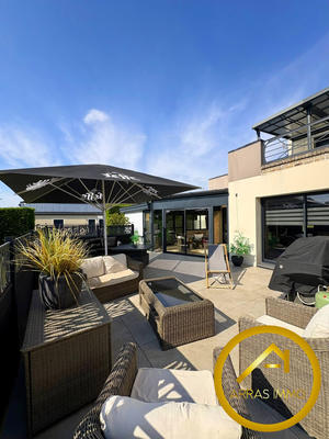 Maison - 208 m² - 8 pièces