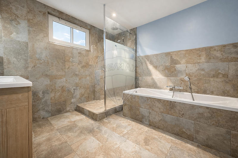 Maison - 132 m² - 9 pièces