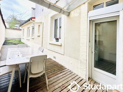 Chambre - 13 m² - 1 pièce