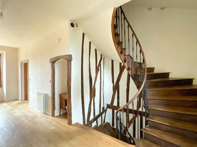 Maison - 260 m² - 8 pièces