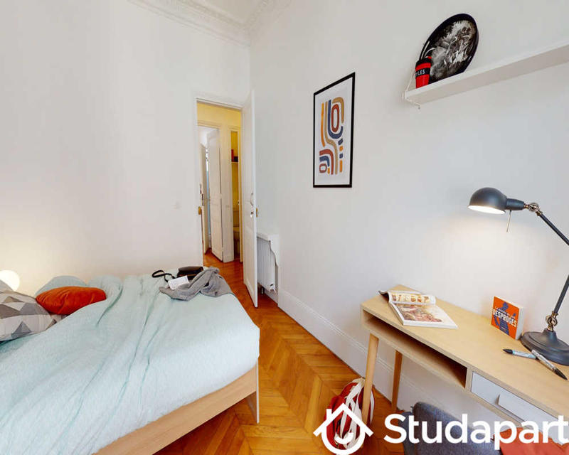 Chambre - 130 m² - 1 pièce