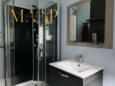 Maison - 185 m² - 9 pièces