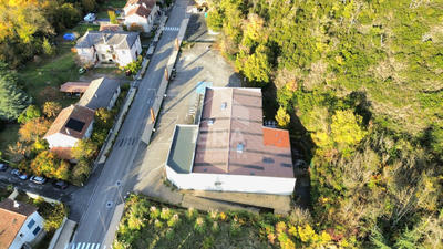 Local commercial - 673 m²