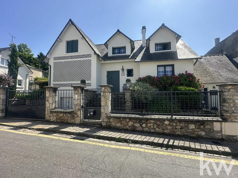 Maison - 171 m² - 7 pièces