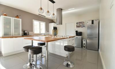 Maison - 167 m² - 6 pièces