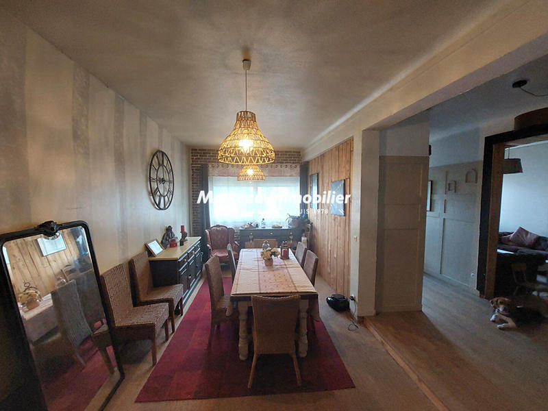 Maison - 202 m² - 8 pièces