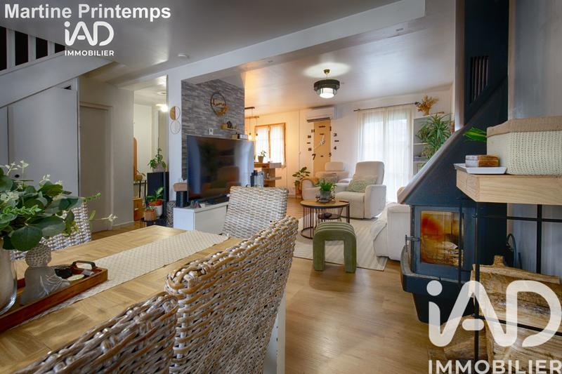 Maison - 141 m² - 8 pièces