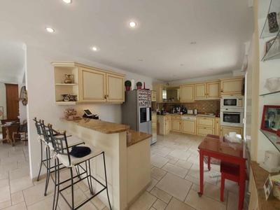 Villa - 247 m² - 10 pièces