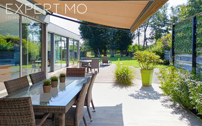 Maison - 234 m² - 6 pièces