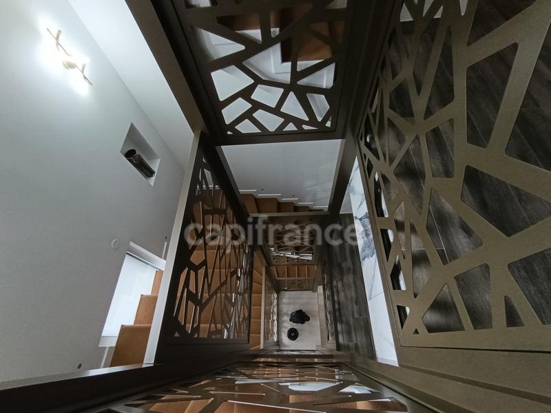 Villa - 376 m² - 11 pièces