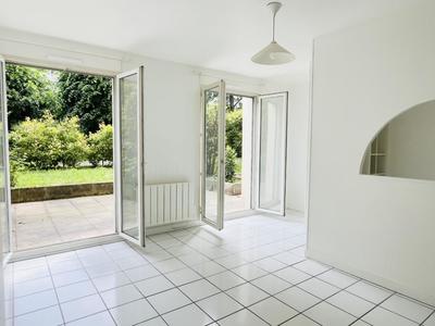 Studio - 30 m² - 1 pièce