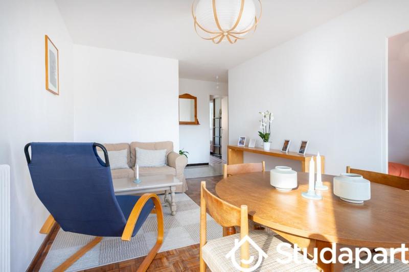 Chambre - 12 m² - 1 pièce