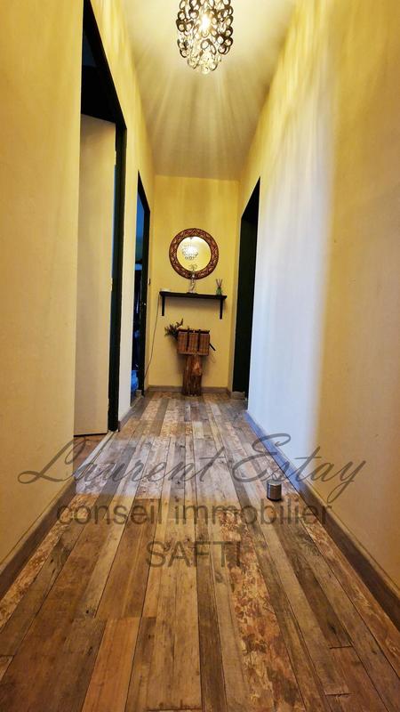 Maison - 225 m² - 8 pièces