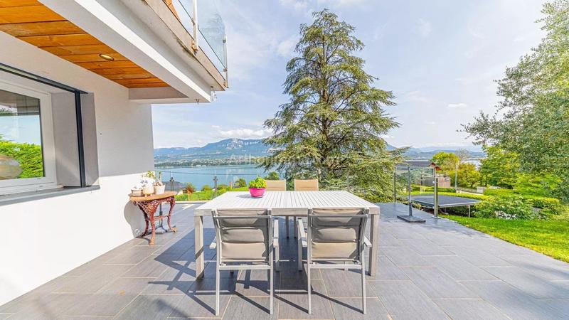 Maison - 207 m² - 10 pièces