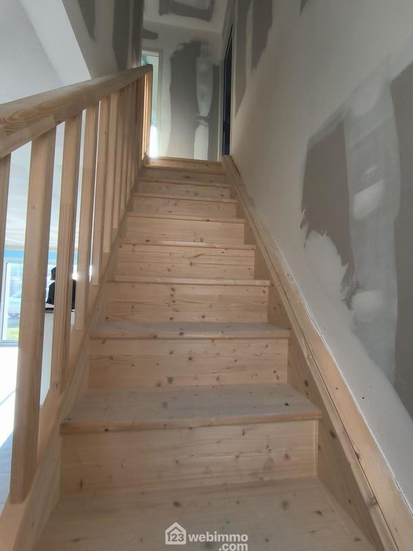 Maison - 90 m² - 4 pièces