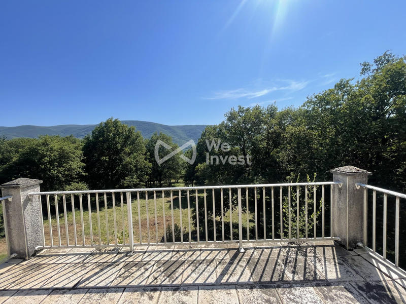 Maison traditionnelle - 340 m² - 11 pièces