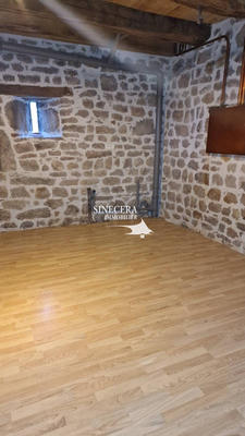 Maison - 240 m² - 7 pièces