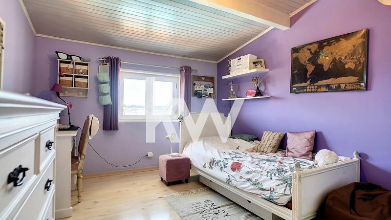 Maison - 225 m² - 6 pièces